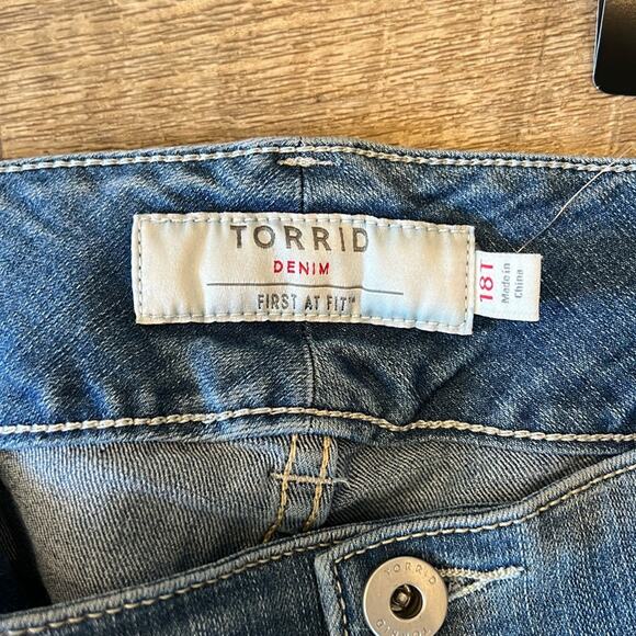 NWT Torrid Jegging Medium Wash Flare Jeans Size 18T - Picture 7 of 12